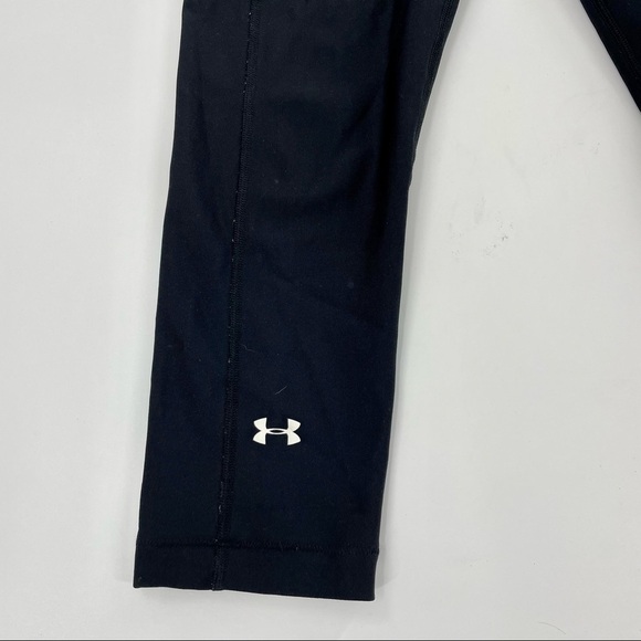 HeatGear Under Armour Capris in Black - Picture 3 of 10